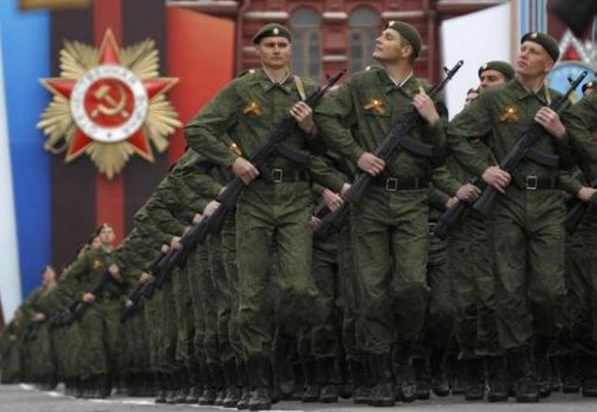 �յ��������������������˹��չ���¹�ϵ